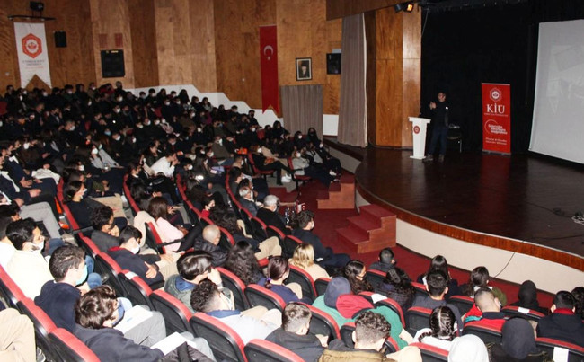 NASA Astrofizikçisi Dr. Umut Yıldız KKTC’li öğrencilerle bir araya geldi! - Resim : 2