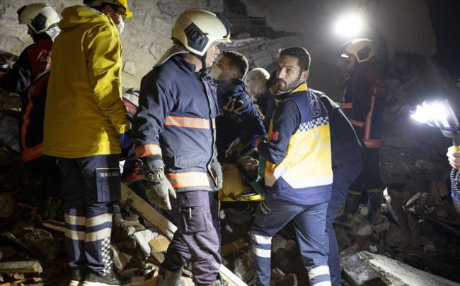 Ankara'da 3 katlı apartmanda LPG patlaması: Bina kısmen çöktü! 1 ölü, 5 yaralı - Resim : 6