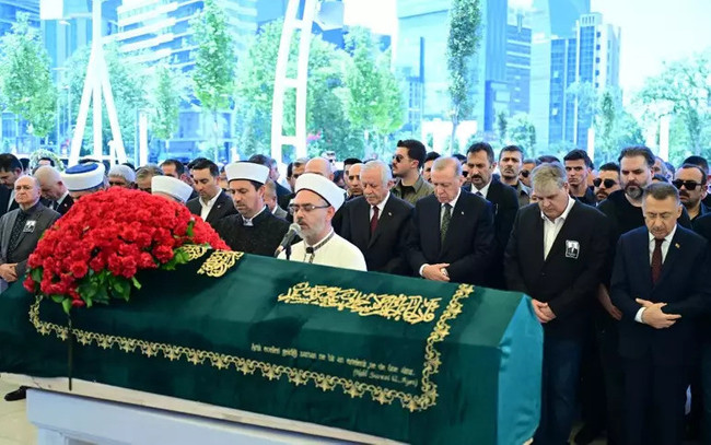 Tansu Çiller’in eşi Özer Uçuran Çiller, son yolculuğuna uğurlanıyor - Resim : 4