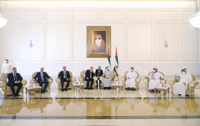 Cumhurbaşkanı Erdoğan'dan Abu Dabi'ye taziye ziyareti! Yeni devlet başkanını sarılarak teskin etti - Resim : 3