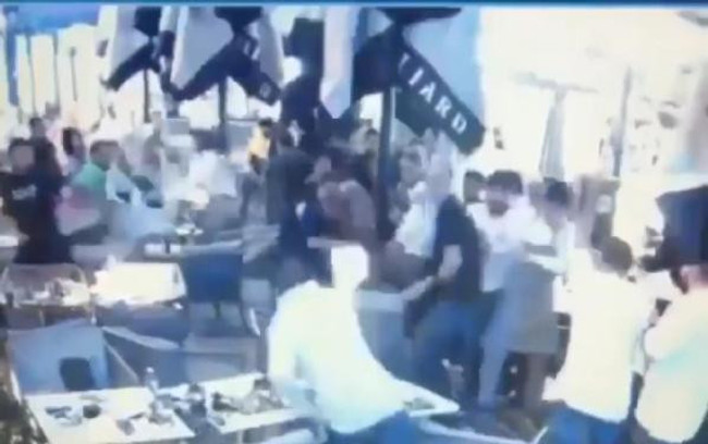 AVM'de iki grup arasında silahlı çatışma çıktı: 5 yaralı - Resim : 1