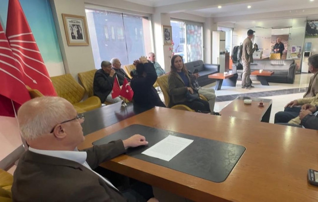 CHP’de Tunceli krizi büyüyor! İl başkanı ve ekibi kendilerini binaya kilitledi - Resim : 1