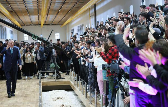 "Dedem CHP'li' diyen gençle diyaloğu gündem oldu! - Resim : 2