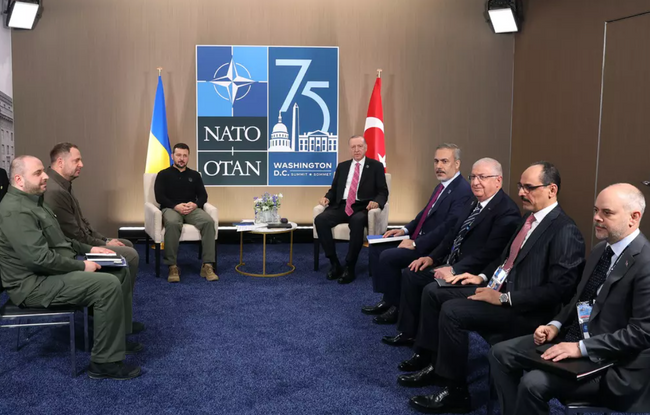 Erdoğan ile Macron arasında kritik görüşme - Resim : 1