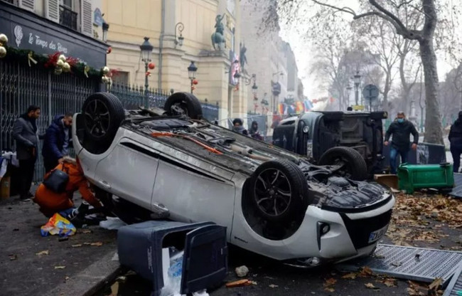 Paris sokakları savaş alanına döndü! Türkiye'den peş peşe açıklamalar - Resim : 8
