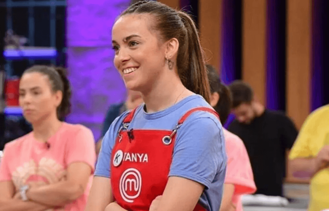 MasterChef'te ortalığı karıştıran aşk iddiası! 'Nişanlımdan ayrıldım, sevgilim...' - Resim : 2