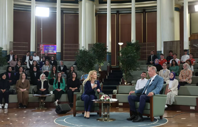 Cumhurbaşkanı Erdoğan gençlerin sorularını yanıtladı! Hepsi ayrı ayrı gündem oldu! - Resim : 2