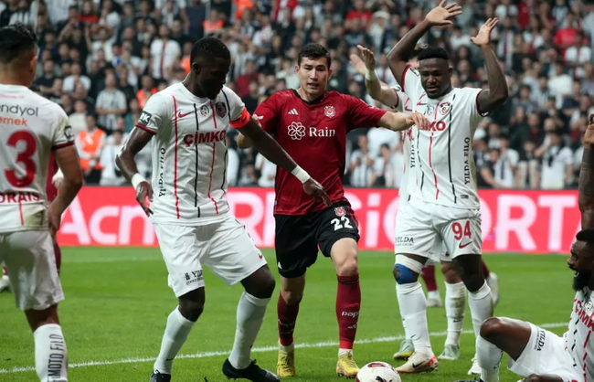 Kartal evinde moral depoladı - Resim : 1