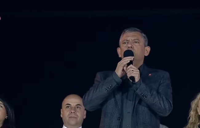 CHP lideri Özgür Özel'den 'Canlı yayın' çıkışı! "Bahçeli'de destekliyor..." - Resim : 1