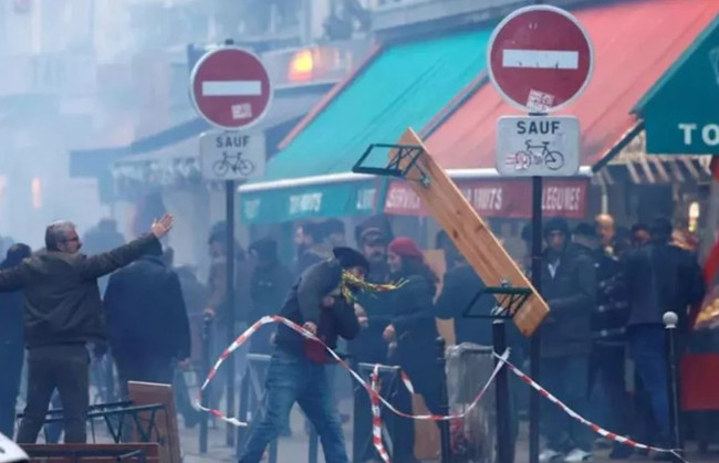 Paris sokakları savaş alanına döndü! Türkiye'den peş peşe açıklamalar - Resim : 5