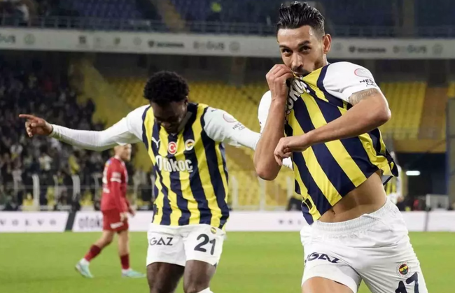 Fenerbahçe, Sivasspor karşısında farklı kazandı! - Resim : 1