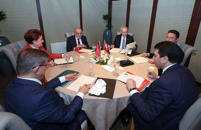 Bedri Baykam'dan Akşener'e 'Kılıçdaroğlu' özrü!