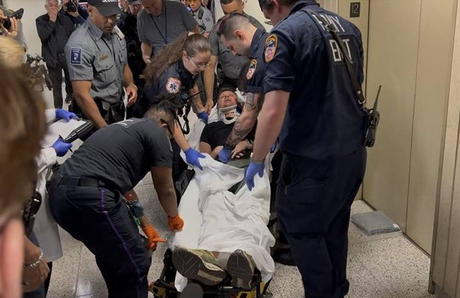 AA kameramanına ABD’de sert müdahale! Kafasını yere çarpan Vural Elibol hastaneye kaldırıldı - Resim : 2