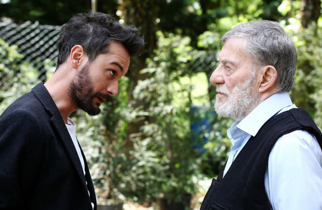 Usta oyuncu Kimse Bilmez'in kadrosunda! - Resim : 1