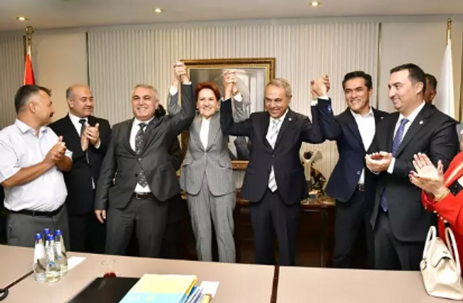 Rozetini takıp belediye başkanı adayı yaptı! Akşener'den seçim hamlesi - Resim : 1