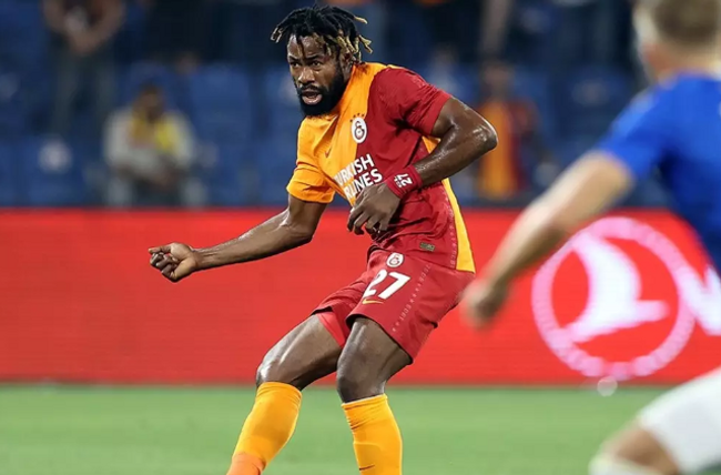 Büyük umutlarla transfer edilen yıldız oyuncu Florya'da yapayalnız kaldı - Resim : 1