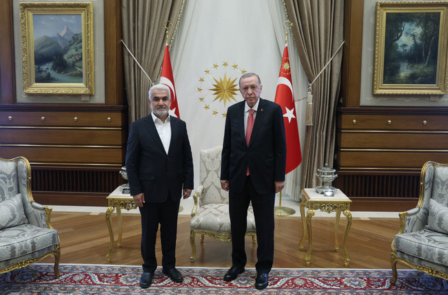 Cumhurbaşkanlığı Külliyesi'nde yoğun trafik! Erdoğan ittifak liderleriyle tek tek görüştü - Resim : 3