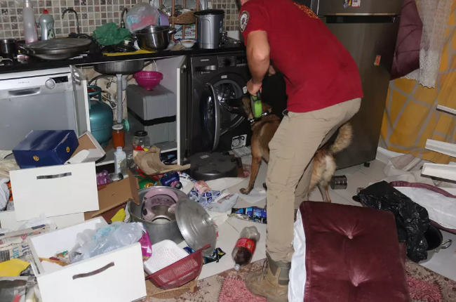 O mahalleye 200'den fazla polis ile baskın yapıldı! ‘Zeytinköy’ mahallesinde eş zamanlı operasyon! - Resim : 1