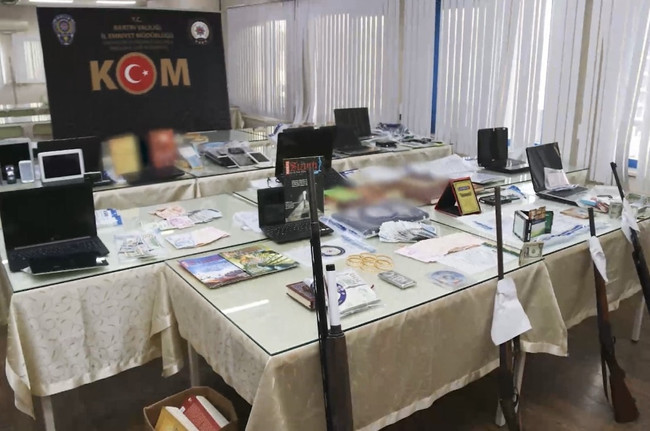 FETÖ'nün gıda deposu ele geçirildi: Örgüt üyelerine ve ailelerine market kurmuşlar! - Resim : 1