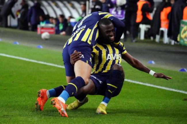 Kadıköy'de Valencia'nın gecesi! Fenerbahçe, Kasımpaşa'yı gole boğdu - Resim : 1