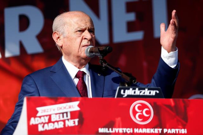 Sahalara inen Bahçeli'nin Pir Sultan Abdal'ın diye okuduğu şiir, solcu şaire ait çıktı - Resim : 1