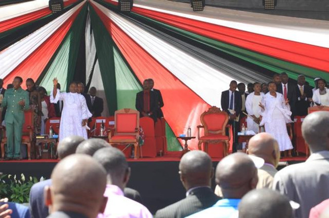 Kuraklıkla boğuşan Kenya'da Devlet Başkanı Ruto yağmur duasına çıktı - Resim : 1