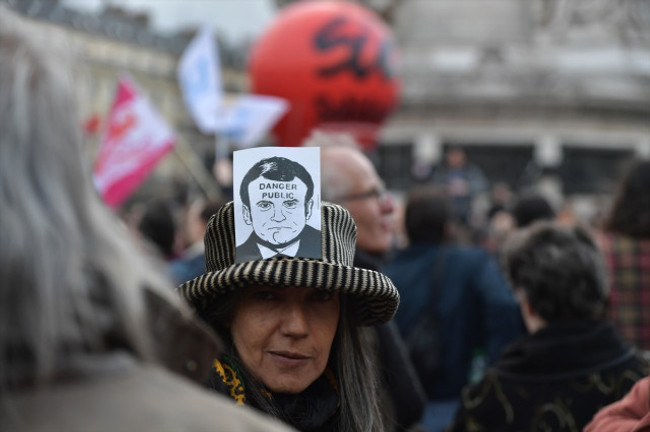 Protesto ve grevler sürerken Macron geri adım atmıyor: "Reform yıl sonundan önce yürürlüğe girmeli" - Resim : 2