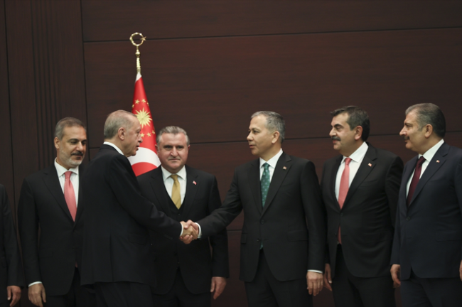 Cumhurbaşkanı Erdoğan yeni kabinesini açıkladı! Kim, hangi görevi yürütecek? - Resim : 4