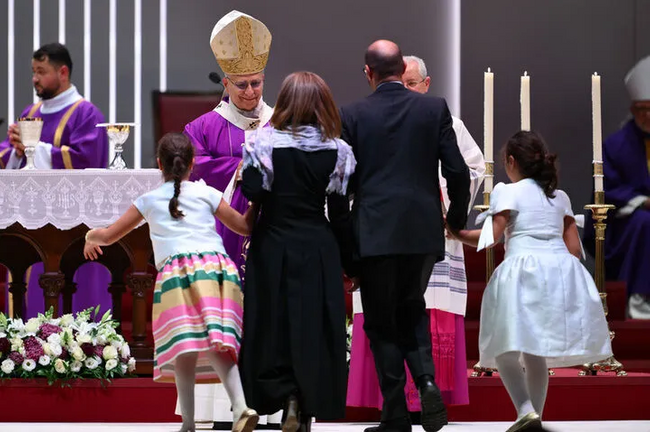 Papa İstanbul'da 4 bin kişilik ayini yönetti! Fener Rum Patrikhanesi'ne ziyaret - Resim : 4