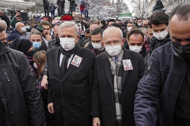 Ölümünün 29'uncu yılında unutulmadı! Uğur Mumcu katledildiği yerde anıldı - Resim : 1