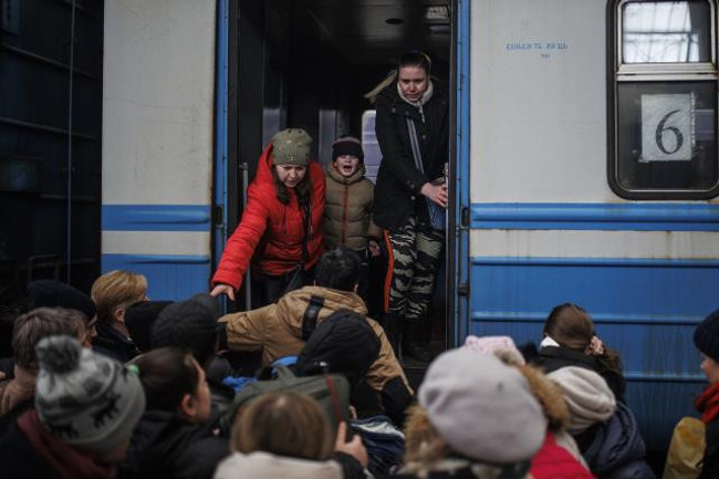 Müzakereler sonuç verdi! Rusya Ukrayna'nın iki şehrinde geçici ateşkes ilan etti - Resim : 1