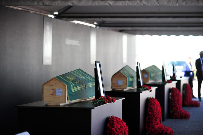 İtalya'da helikopter kazası! Eczacıbaşı çalışanları için Yalova'da tören... Gözyaşları sel oldu - Resim : 6