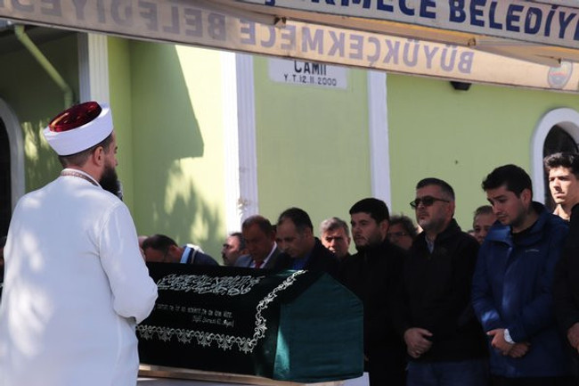 Takvim Gazetesi Haber Müdürü Abdüllatif Öztürk son yolculuğuna uğurlandı - Resim : 2