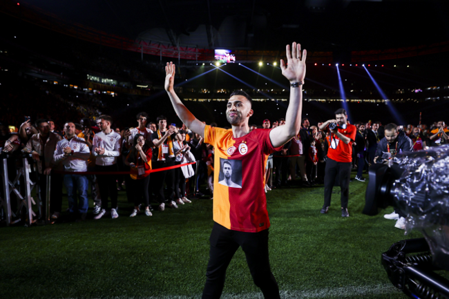 Süper Lig devlerinden birer birer futbolcu alıyorlar - Resim : 1