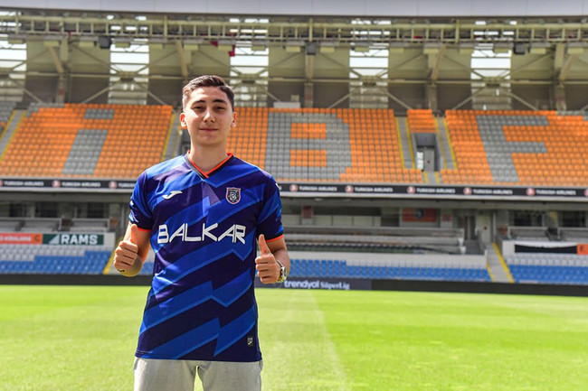 Emirhan İlkhan, Süper Lig ekibine imzayı attı - Resim : 2