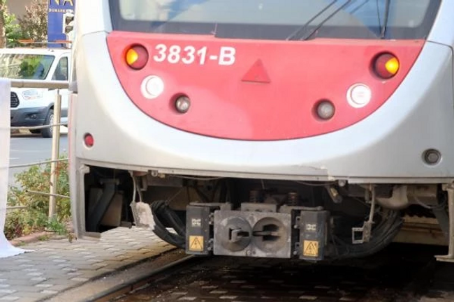 Kayseri'de tramvayın çarptığı 15 yaşındaki çocuk yaşamını yitirdi - Resim : 2