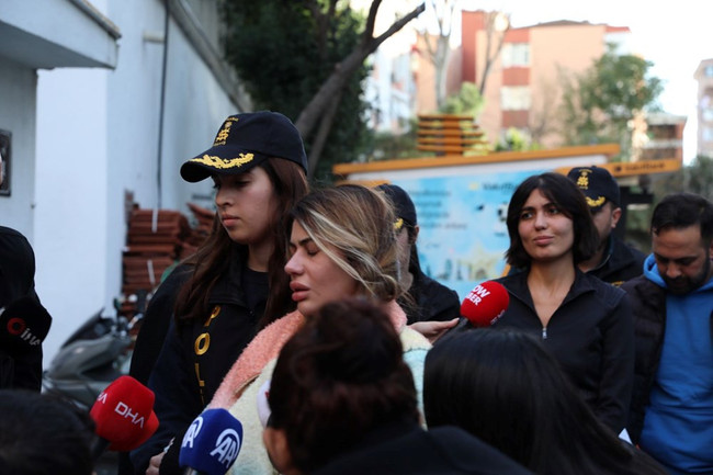 Bahar ve Nihal Candan kardeşler ilk günden olay çıkardı! ‘Burası Etiler’deki lüks restoran değil…’ - Resim : 1