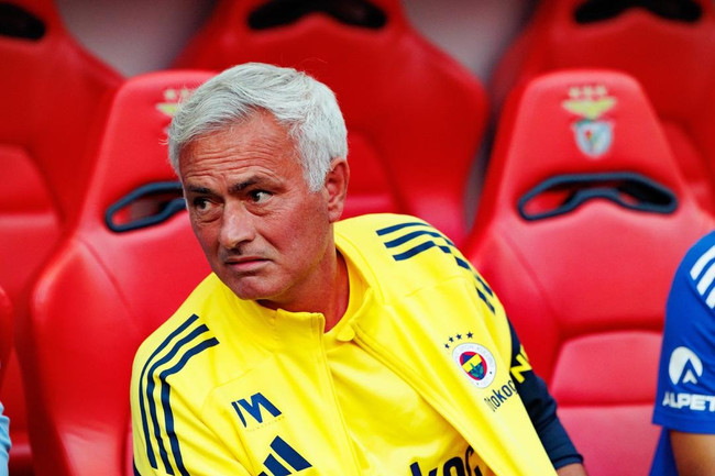 Mourinho, arkadaşının ölüm haberini alınca yıkıldı! Canlı yayında gözyaşlarına boğuldu... - Resim : 3