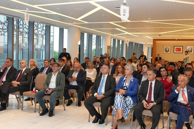 New York’ta anlamlı buluşma! Türk ve Amerikalı gazeteciler dostluk gecesinde bir araya geldi! - Resim : 7