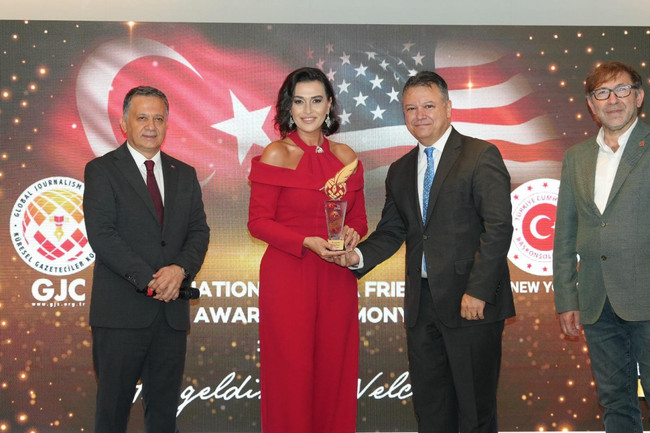 New York’ta anlamlı buluşma! Türk ve Amerikalı gazeteciler dostluk gecesinde bir araya geldi! - Resim : 8