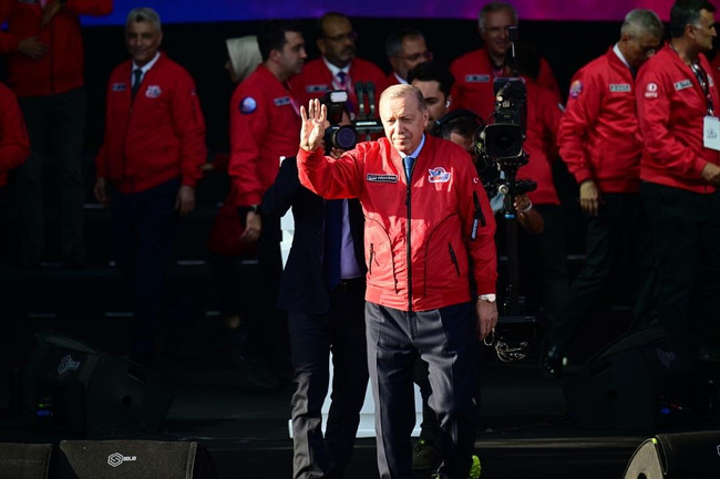Cumhurbaşkanı Erdoğan Netanyahu’ya resti çekti: “Kudüs bizim, tek çakıl taşını bile vermeyiz!” - Resim : 1