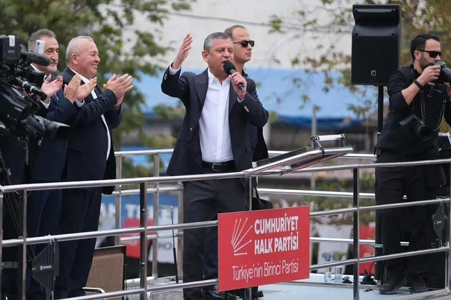 Özel'den AKP'li belediyede dev yolsuzluk iddiası! "Yol yapmamışlar ama yolunu bulmuşlar” - Resim : 1