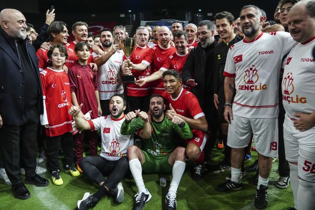 Ünlülere uyuşturucu soruşturmasında 18 gözaltı - Resim : 2