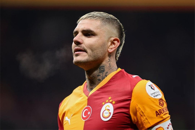 Galatasaray efsanesini ge&ccedil;ti, zirveye &ccedil;ıktı! Icardi tarihe ge&ccedil;ti... - Resim : 3