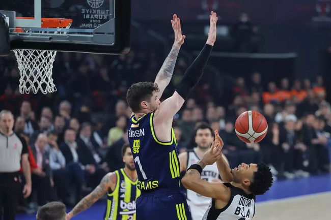 Türkiye Kupası’nda Şampiyon Fenerbahçe Beko! Üst üste 3. zafer - Resim : 2