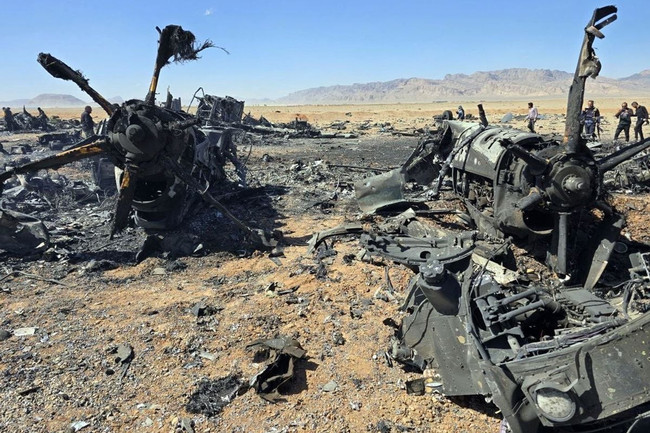 Savaş başka bir boyuta geçti: ABD kendi askerlerini bombaladı! - Resim : 3