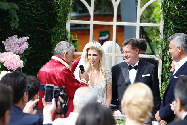 80 basın emekçisini mağdur etmişti! Can Tanrıyar evlendi mi? - Resim : 1