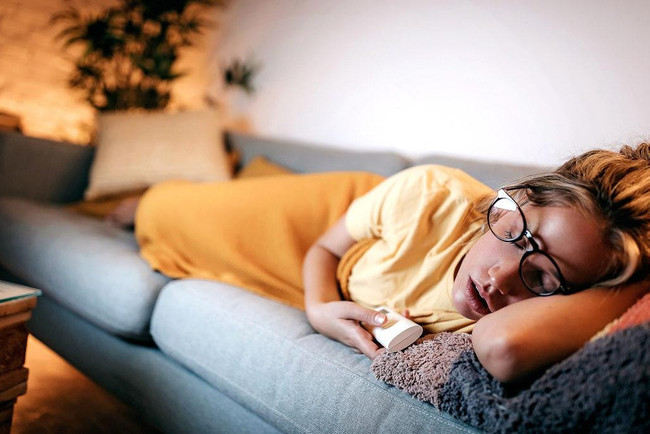 Televizyon karşısında uyuyanlara kötü haber! Aslında uyumuyorsunuz - Resim : 1