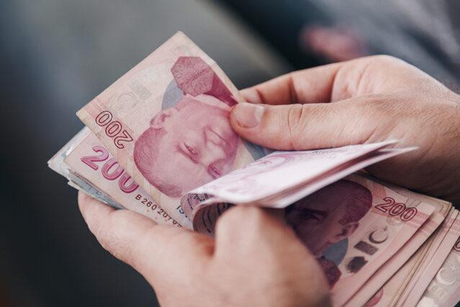 EYT'liler dikkat: Yasalaşma süreci 2023'e kalıyor! Hak kaybı olacak mı? - Resim : 1