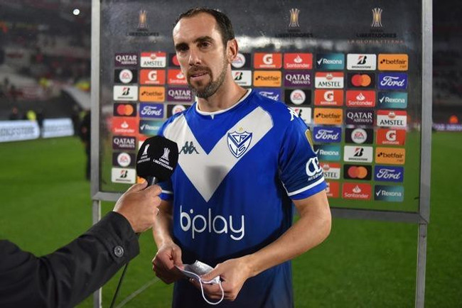 Futbol dünyasının bir yıldızı daha emekli oldu - Resim : 1